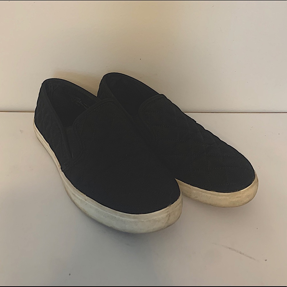 Women’s Black Textured Flats Size-8